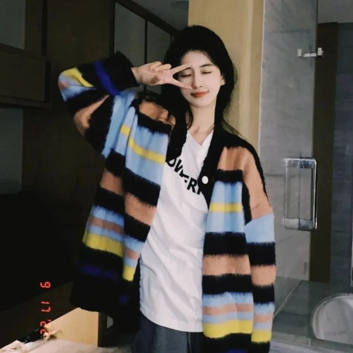 抽象画中的越南少女2